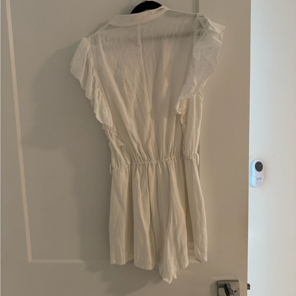 Aqua WHITE Women's Therese Swiss Eyelet Lace Flutter Sleeve Romper, Size XS - Picture 5 of 6